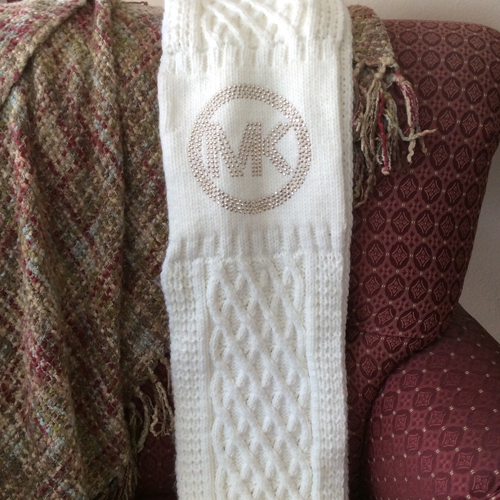 NWOT Michael Kors infinity scarf.
